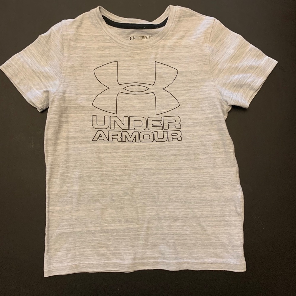Under armour boys T-shirt